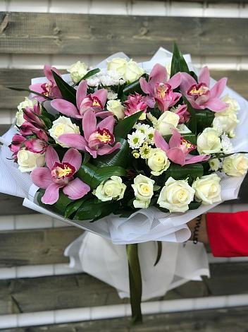 Букет цветов из: Розы и Хризантемы в Этоке