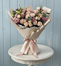 Букет цветов из:  Розы и Лизиантусы в Этоке