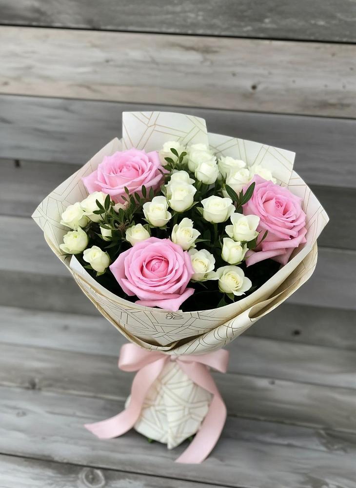 Букет цветов из: Розы в Этоке