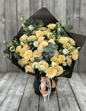 Букет цветов из:  Розы и Лизиантусы в Этоке