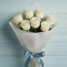 Букет 7 Белых роз Эдлесс Лав в Этоке