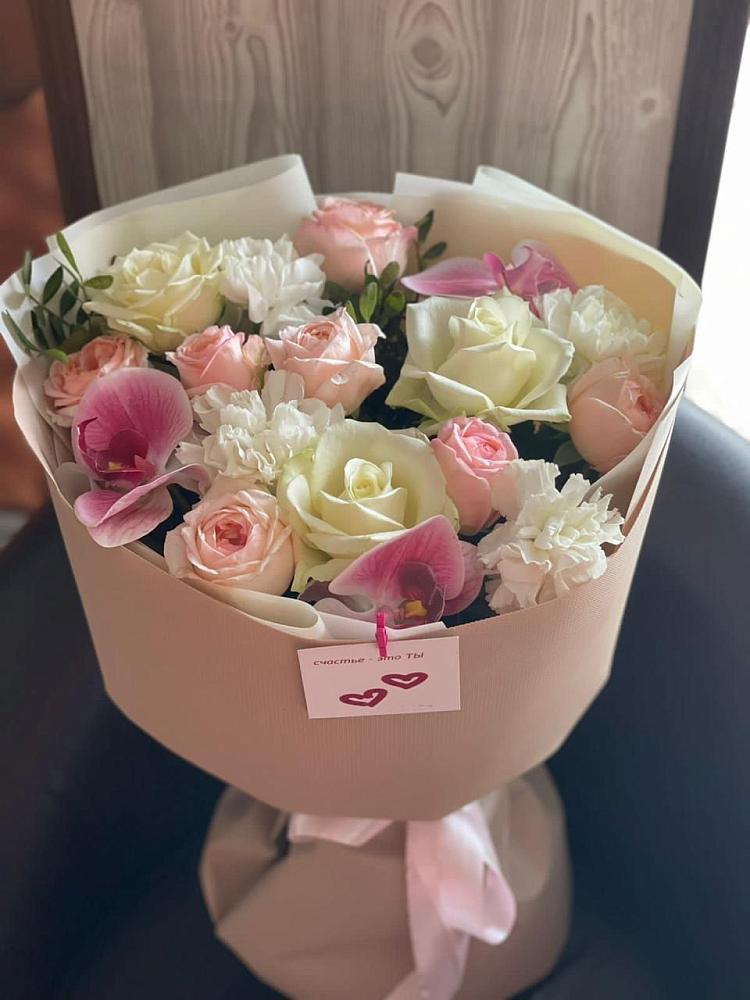 Букет цветов из: Орхидеи, Розы и Гвоздики в Этоке