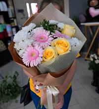 Букет цветов из:  Герберы, Розы и Хризантемы в Этоке