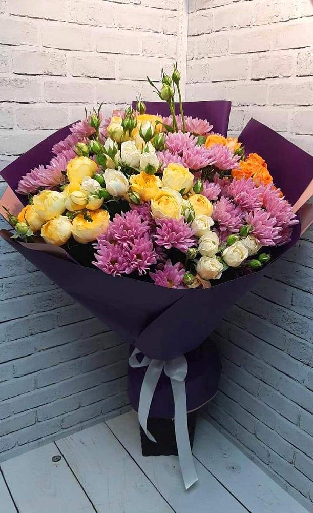 Букет цветов из: Хризантемы и Розы в Этоке