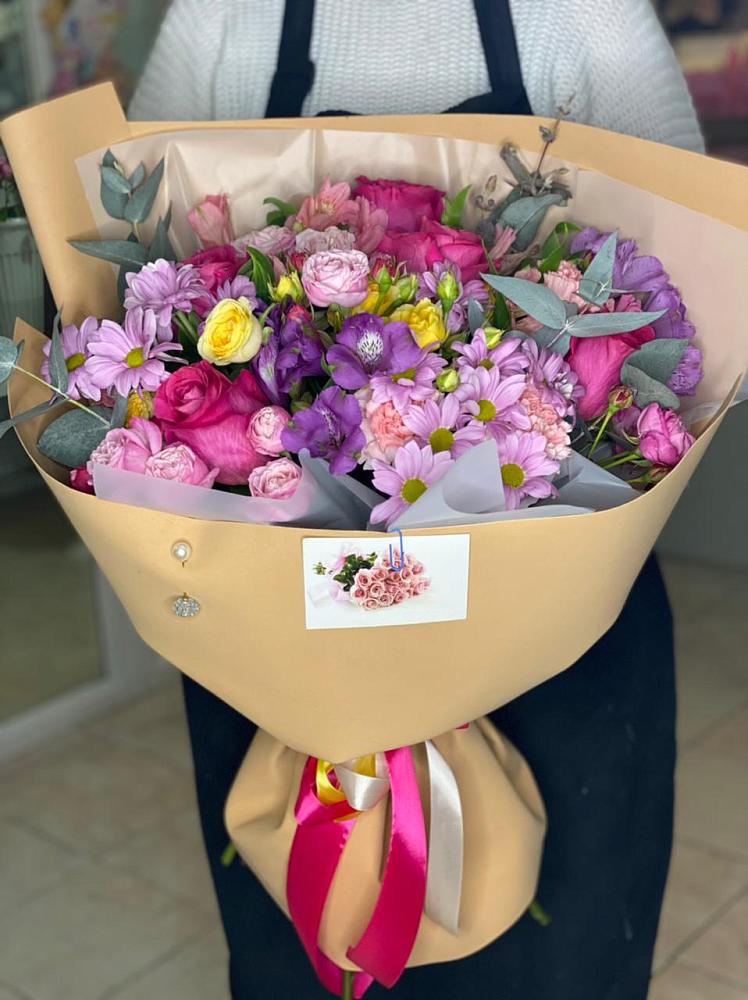 Букет цветов из: Хризантемы, Гвоздики и Альстромерии в Этоке