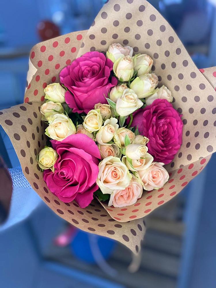 Букет цветов из: Розы в Этоке