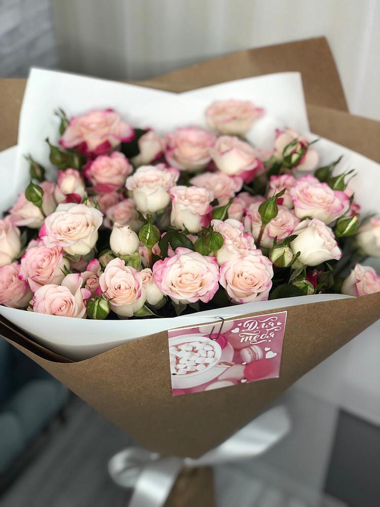 Букет цветов из: Розы в Этоке