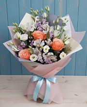 Букет цветов из:  Лизиантусы, Розы, Альстромерии и Гипсофила #REPLACE_PRED# Этоке