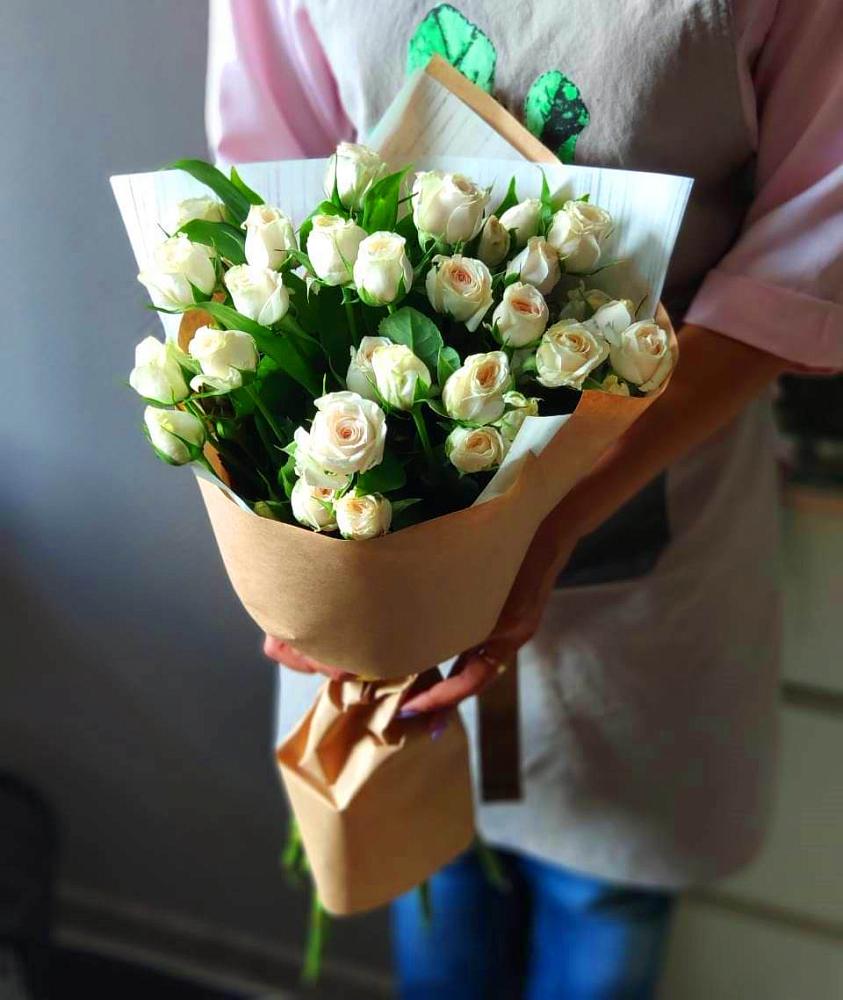 Букет цветов из: Розы в Этоке