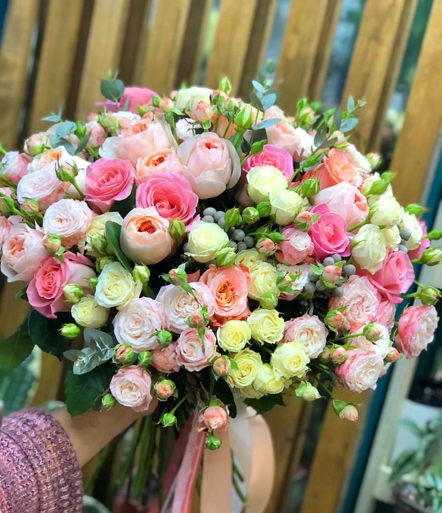 Букет цветов из: Розы в Этоке