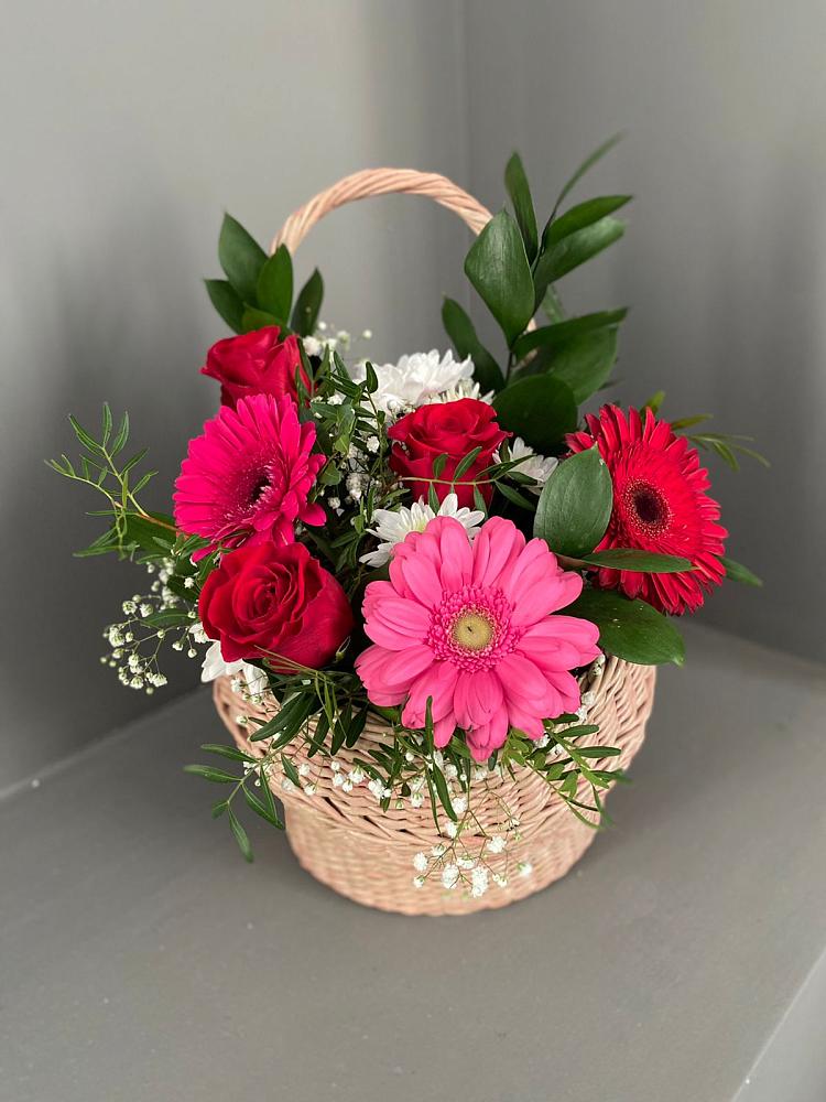Цветочная композиция из Розы, Хризантемы и Герберы в корзине в Этоке