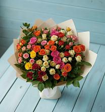 Букет Микс из разноцветных кустовых роз в Этоке